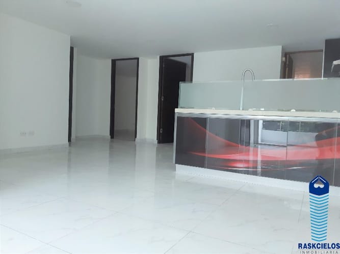 Apartamento de 3 alcobas en arriendo en La Castellana, Medellín, 100 m² · foto 2 de 7