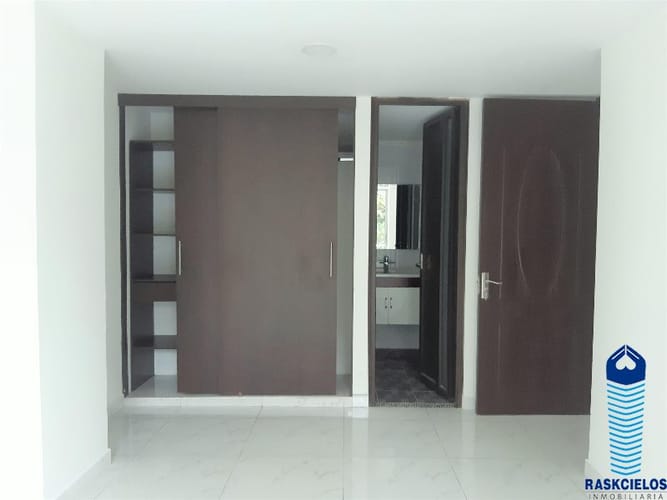 Apartamento de 3 alcobas en arriendo en La Castellana, Medellín, 100 m² · foto 4 de 7
