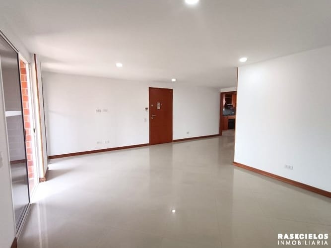 Apartamento de 3 alcobas en arriendo en Las Acacias, Medellín, 107 m² · foto 2 de 19