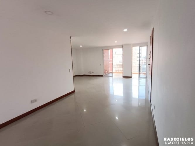 Apartamento de 3 alcobas en arriendo en Las Acacias, Medellín, 107 m² · foto 3 de 19