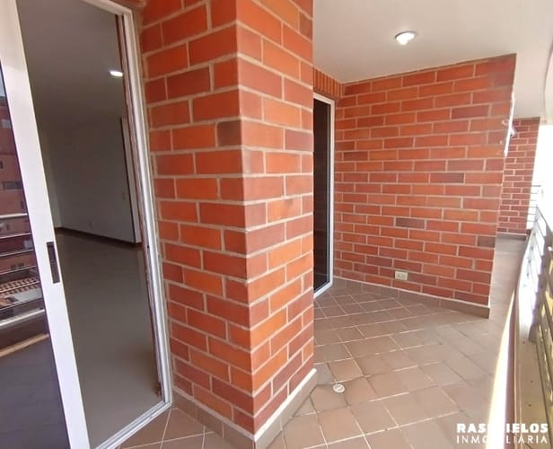 Apartamento de 3 alcobas en arriendo en Las Acacias, Medellín, 107 m² · foto 4 de 19