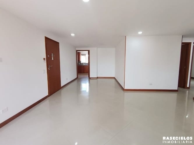 Apartamento de 3 alcobas en arriendo en Las Acacias, Medellín, 107 m² · foto 5 de 19