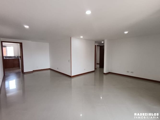 Apartamento de 3 alcobas en arriendo en Las Acacias, Medellín, 107 m² · foto 11 de 19