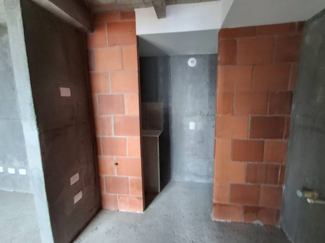 Apartamento en venta en Manrique Central, Medellín · foto 4 de 12
