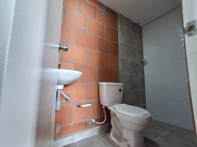 Apartamento en venta en Manrique Central, Medellín · foto 7 de 12