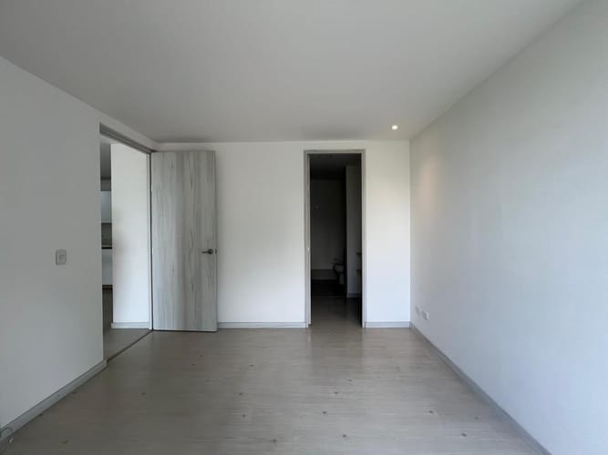 Apartamento de 2 alcobas en venta en El Poblado, Medellín, 76 m² · foto 7 de 16