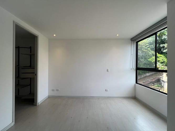 Apartamento de 2 alcobas en venta en El Poblado, Medellín, 76 m² · foto 13 de 16