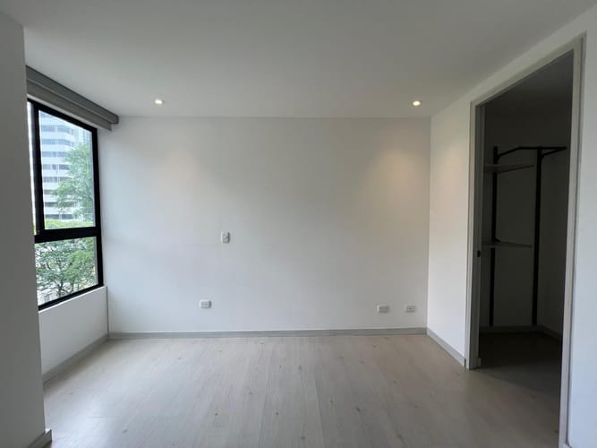 Apartamento de 2 alcobas en venta en El Poblado, Medellín, 76 m² · foto 11 de 16