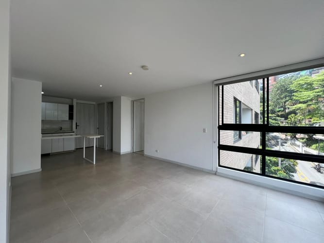 Apartamento de 2 alcobas en venta en El Poblado, Medellín, 76 m² · foto 8 de 16