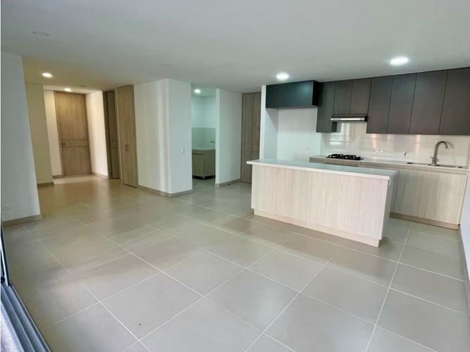 Apartamento de 2 alcobas en venta en Cumbres, Envigado, 98 m² · foto 2 de 11