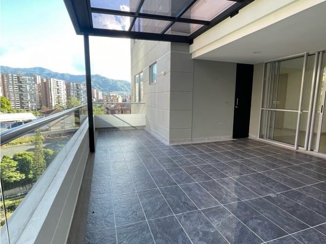 Apartamento de 2 alcobas en venta en Cumbres, Envigado, 98 m² · foto 4 de 11