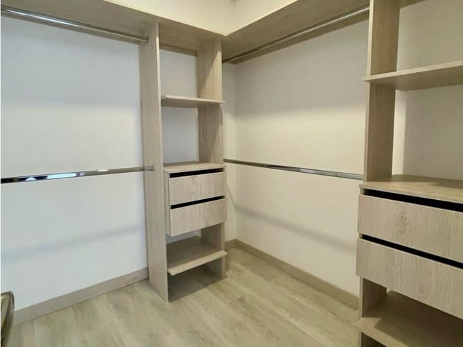 Apartamento de 2 alcobas en venta en Cumbres, Envigado, 98 m² · foto 6 de 11