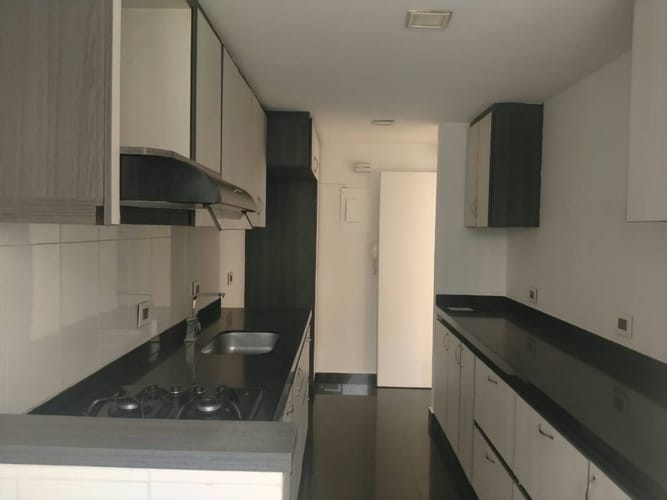 Apartamento de 2 alcobas en arriendo en El Poblado, Medellín, 90 m² · foto 5 de 20