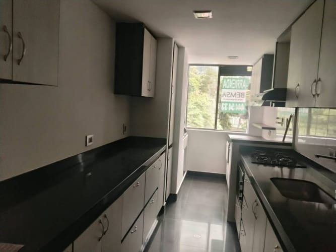 Apartamento de 2 alcobas en arriendo en El Poblado, Medellín, 90 m² · foto 7 de 20