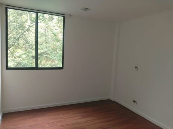 Apartamento de 2 alcobas en arriendo en El Poblado, Medellín, 90 m² · foto 11 de 20