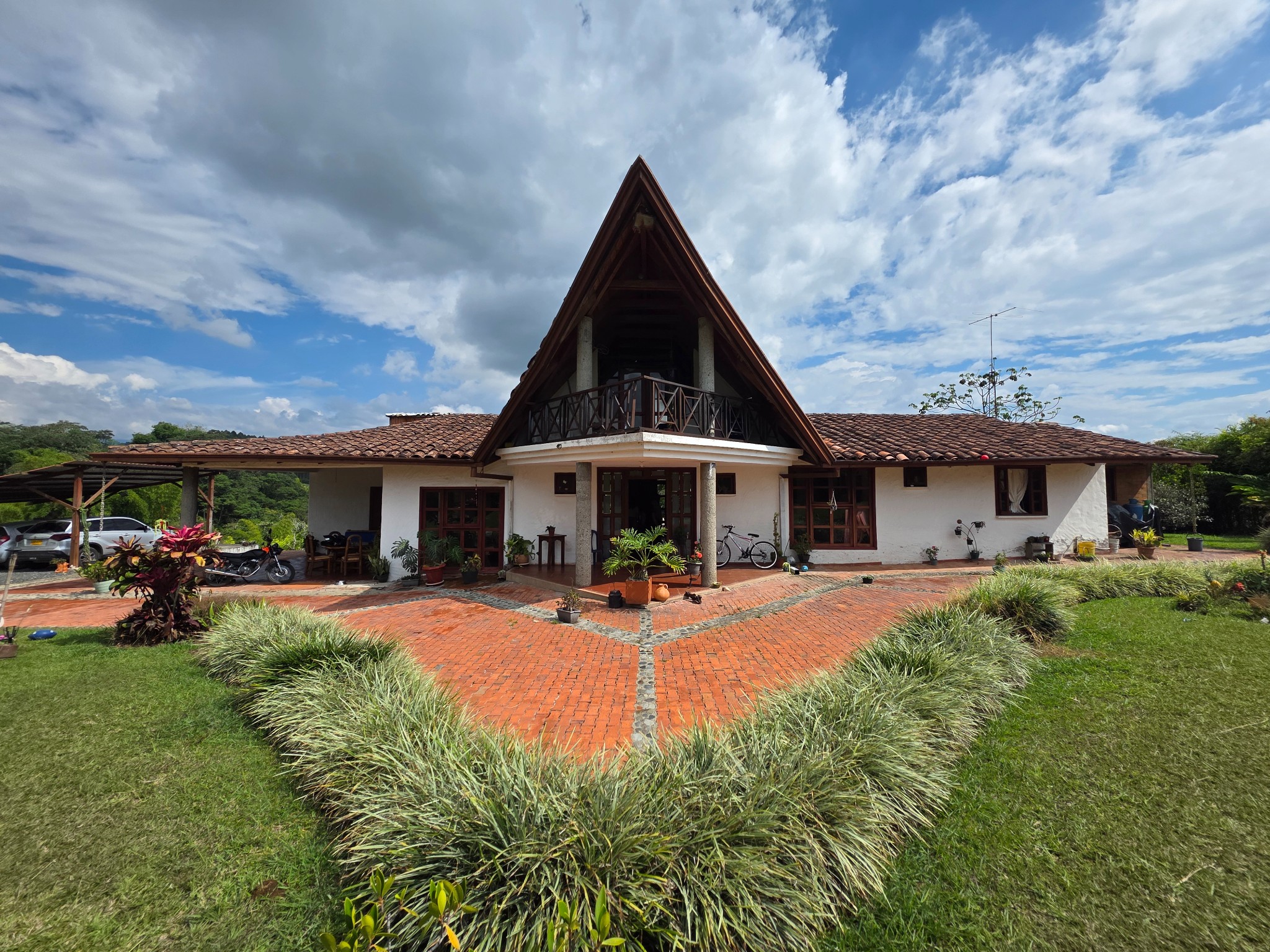 Casa en venta en Tribunas Corcega, Pereira · foto 2 de 21