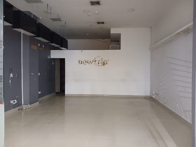 Local en venta en El Poblado, Medellín, 51 m² · foto 5 de 9