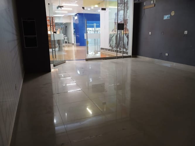 Local en venta en El Poblado, Medellín, 51 m² · foto 6 de 9