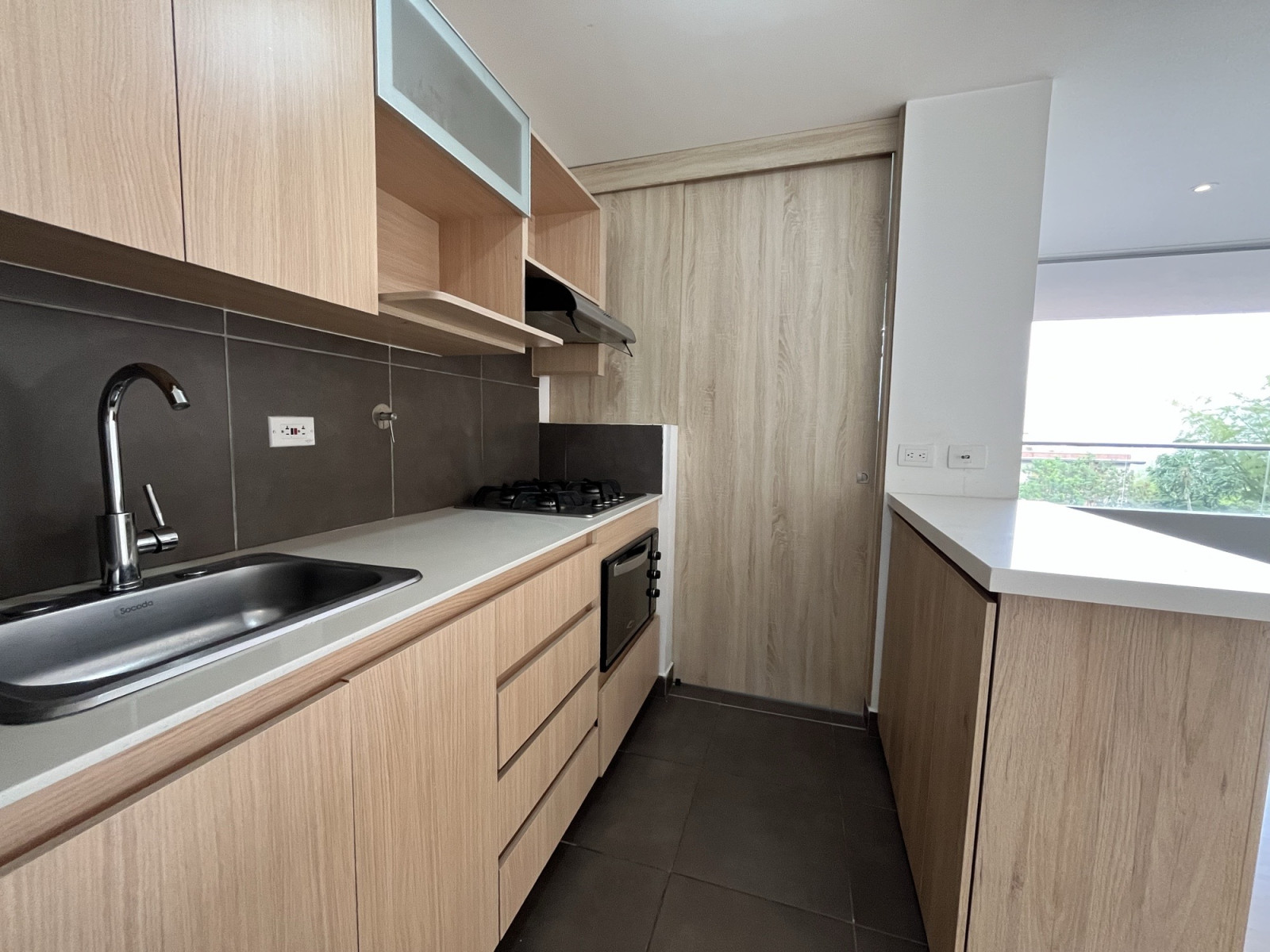 Apartamento en arriendo en Loma Del Esmeraldal, Envigado · foto 2 de 15