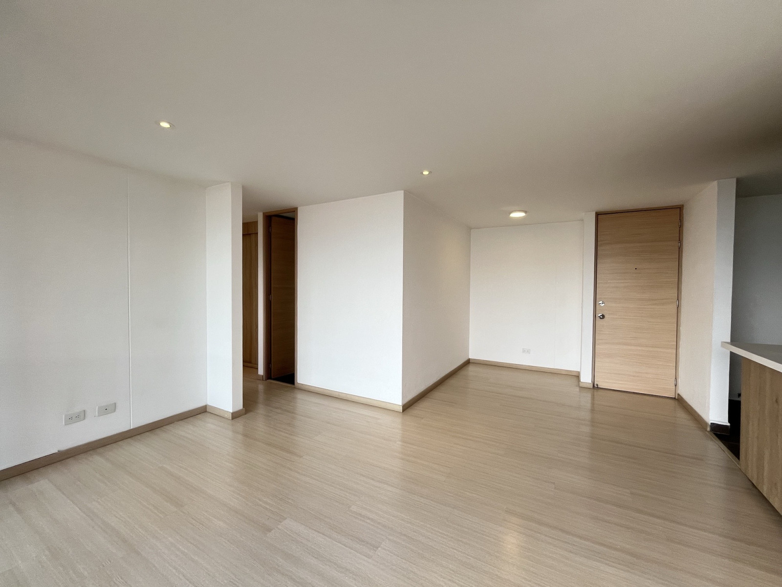 Apartamento en arriendo en Loma Del Esmeraldal, Envigado · foto 5 de 15