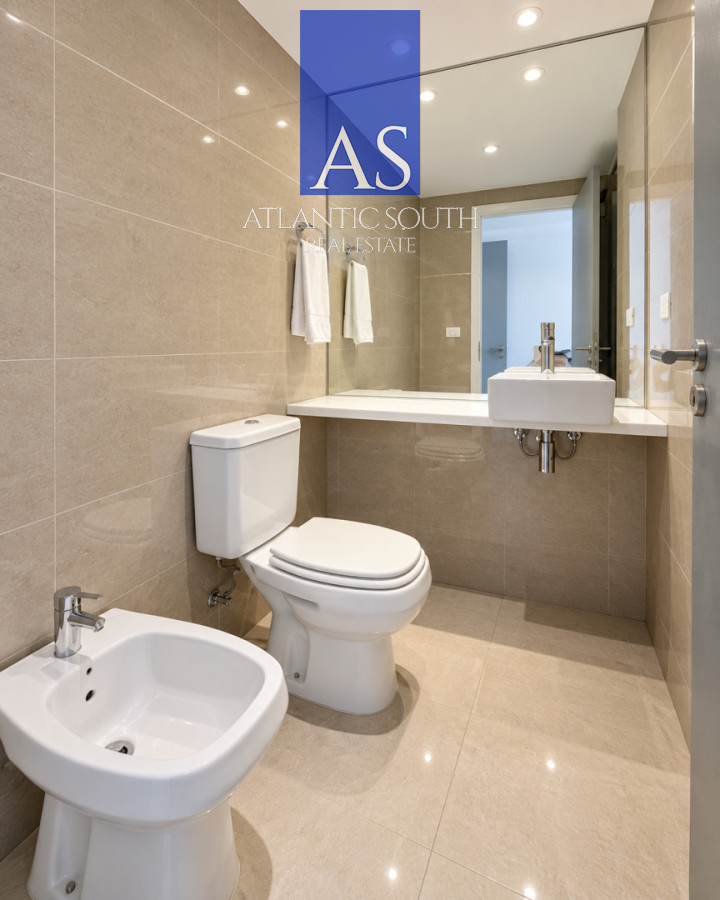 Apartamento de 2 dormitorios en venta y alquiler a 200 metros del mar en Playa Mansa · Foto 12