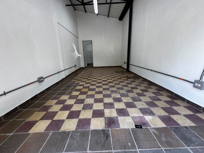 Local en arriendo en Granada, Medellín, 33 m² · foto 8 de 13