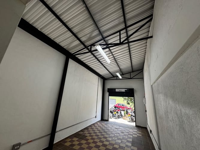 Local en arriendo en Granada, Medellín, 33 m² · foto 3 de 13