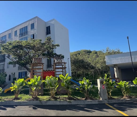 Apartamento de 3 alcobas en venta en Guabinas, Yumbo, 52 m² · foto 2 de 8