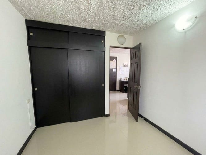 Apartamento de 3 alcobas en arriendo en Rodeo Alto, Medellín, 75 m² · foto 5 de 7