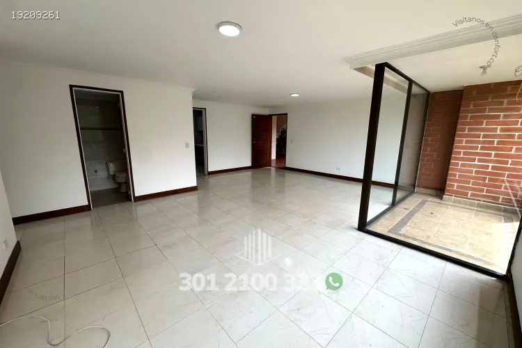 Apartamento de 3 alcobas en arriendo en Las Lomas No.1, Medellín, 151 m² · foto 4 de 24
