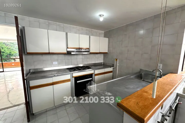 Apartamento de 3 alcobas en arriendo en Las Lomas No.1, Medellín, 151 m² · foto 8 de 24