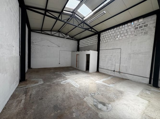 Bodega en arriendo en Granada, Medellín, 162 m² · foto 9 de 15