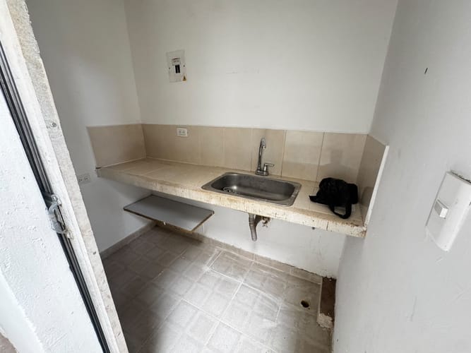 Bodega en arriendo en Granada, Medellín, 162 m² · foto 14 de 15