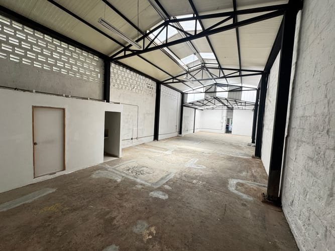 Bodega en arriendo en Granada, Medellín, 162 m² · foto 13 de 15