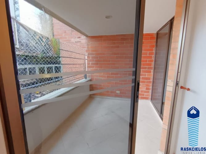 Apartamento de 3 alcobas en arriendo en Laureles, Medellín, 100 m² · foto 3 de 20