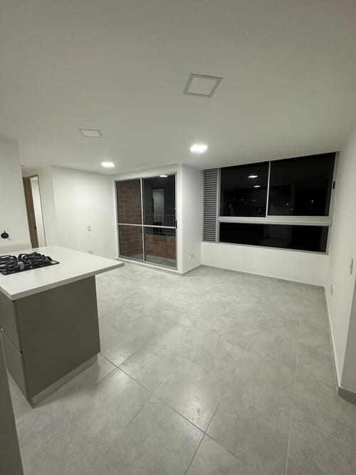 Apartamento de 2 alcobas en venta en Centro, Rionegro, 51 m² · foto 5 de 9