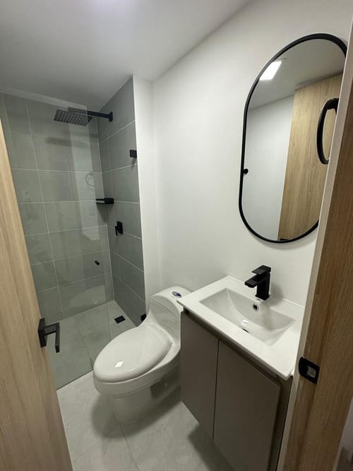 Apartamento de 2 alcobas en venta en Centro, Rionegro, 51 m² · foto 8 de 9