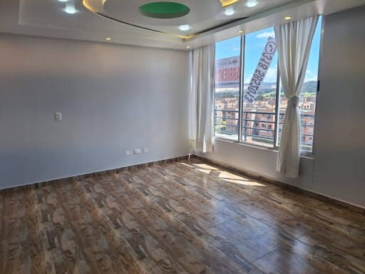 Apartamento de 3 alcobas en arriendo en El Cortijo, Madrid, 56 m² · foto 2 de 21