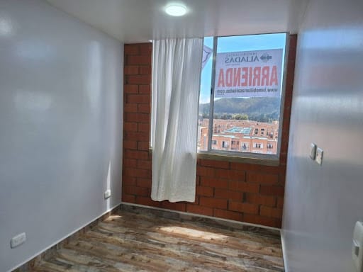 Apartamento de 3 alcobas en arriendo en El Cortijo, Madrid, 56 m² · foto 5 de 21