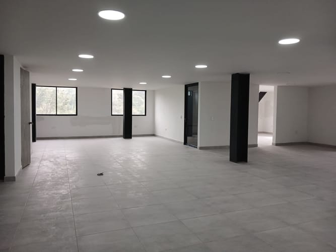Oficina en arriendo en Belén, Medellín, 165 m² · foto 2 de 14
