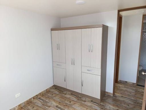 Apartamento de 3 alcobas en arriendo en El Cortijo, Madrid, 56 m² · foto 18 de 21