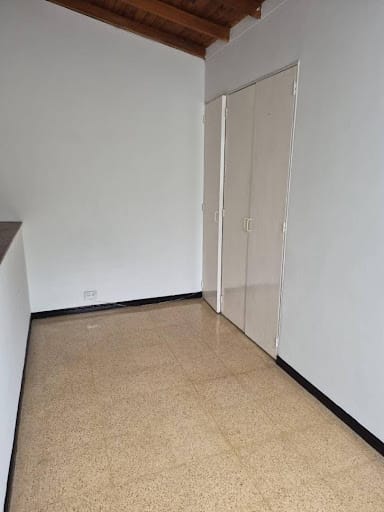 Casa de 3 alcobas en arriendo en Quintas Del Sol De La Mota, Medellín, 68 m² · foto 2 de 19