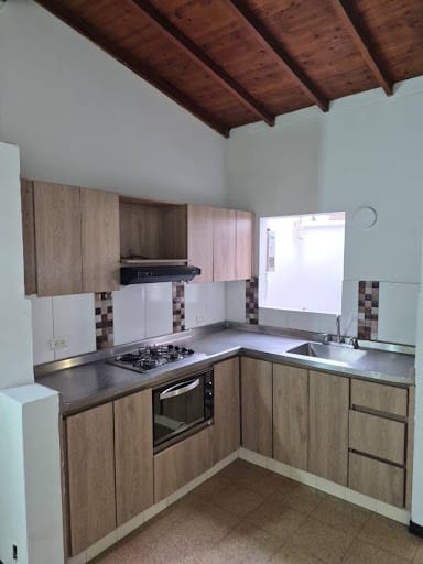 Casa de 3 alcobas en arriendo en Quintas Del Sol De La Mota, Medellín, 68 m² · foto 15 de 19