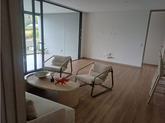 Apartamento de 2 alcobas en venta en Sajonia, Rionegro, 106 m² · foto 3 de 12