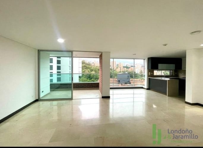 Apartamento de 3 alcobas en arriendo en Santa Maria De Los Angeles, Medellín, 136 m² · foto 2 de 10
