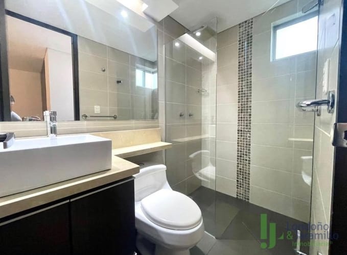 Apartamento de 3 alcobas en arriendo en Santa Maria De Los Angeles, Medellín, 136 m² · foto 3 de 10
