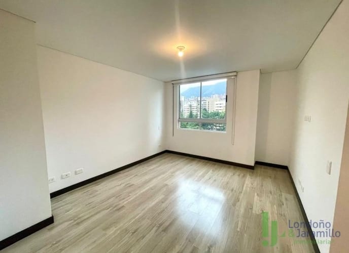 Apartamento de 3 alcobas en arriendo en Santa Maria De Los Angeles, Medellín, 136 m² · foto 4 de 10