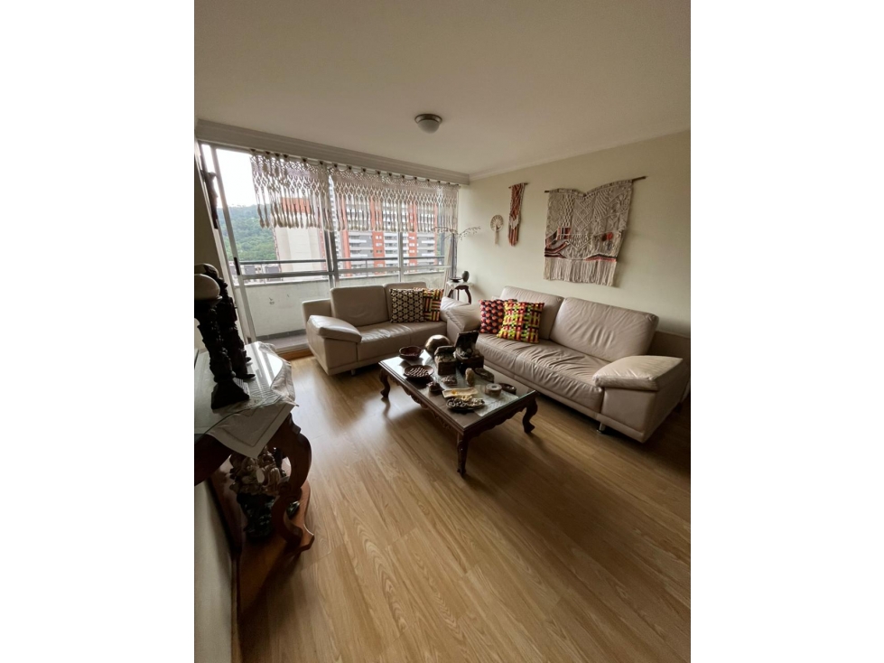Apartamento en venta en Los Colores, Medellín · foto 2 de 20