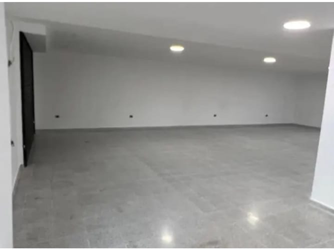 Local en arriendo en Villa Nueva, Medellín, 95 m² · foto 6 de 8