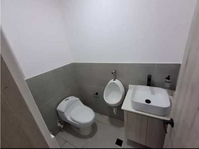 Local en arriendo en Villa Nueva, Medellín, 95 m² · foto 8 de 8